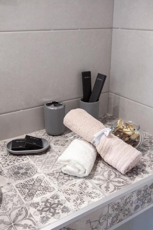 Ferienwohnung Fedias Luxury Flat Psyrri Square Athen Exterior foto